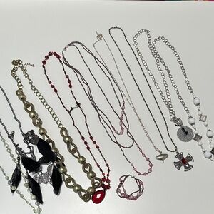 🍏 Bundle of 10 Costume Jewelry Necklaces/Bracelet